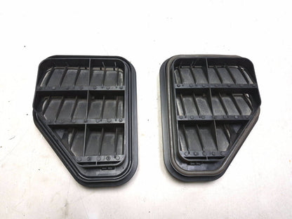 2011 Volkswagen Tiguan Rear Quarter Air Pressure Vent Grille Left & Right OEM