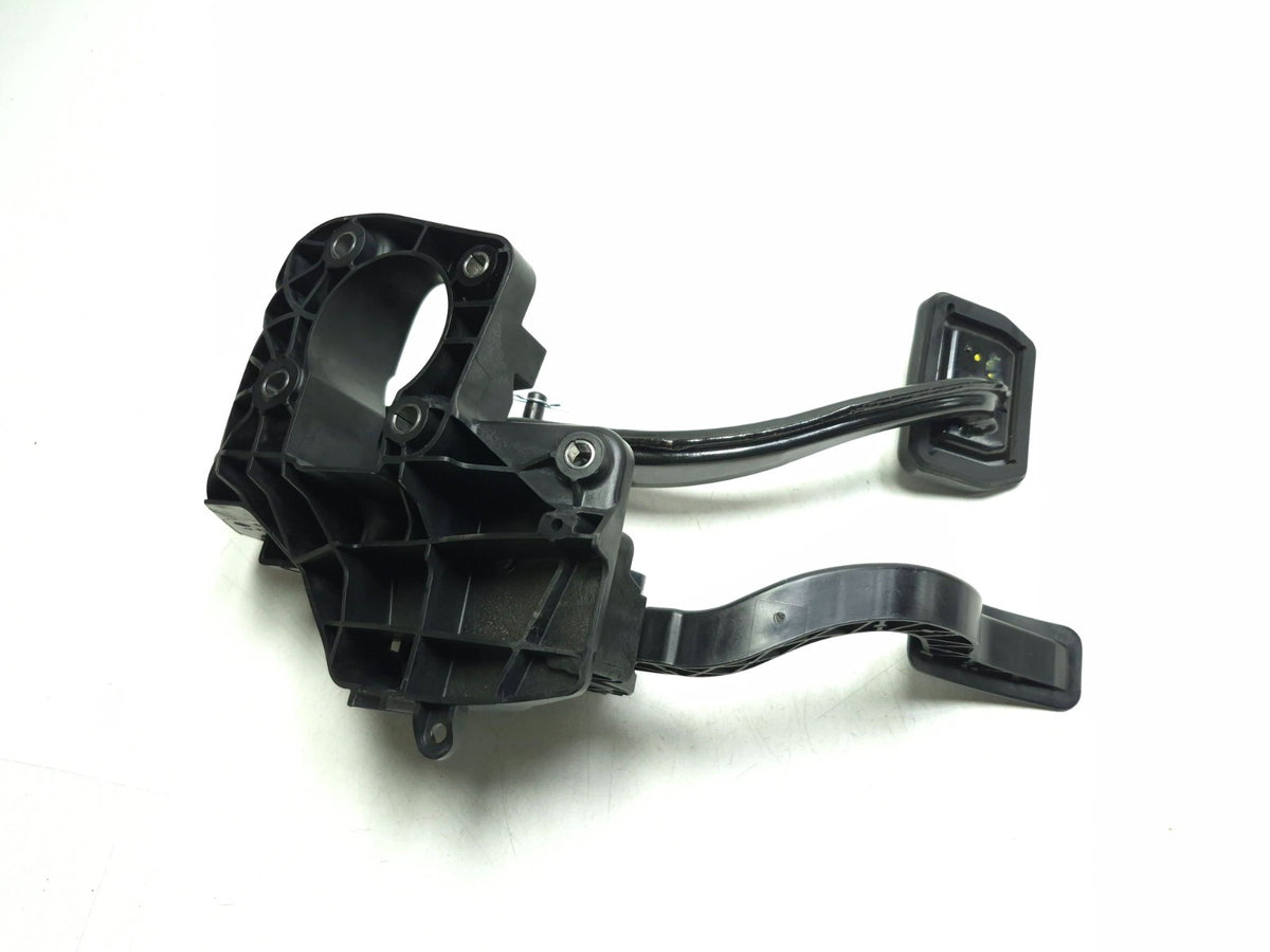 2020 Tesla Model 3 Y Brake And Accelerator Gas Pedal & Bracket OEM