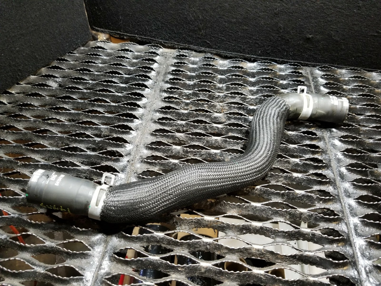 17 18 19 20 Cadillac Xt5 Engine Coolant Hose Pipe 84104106 OEM 34k
