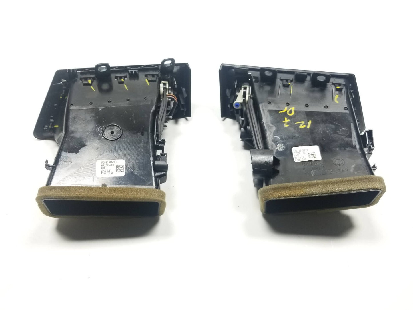 09 10 11 12 BMW 750li Dash Air Vent Pair OEM