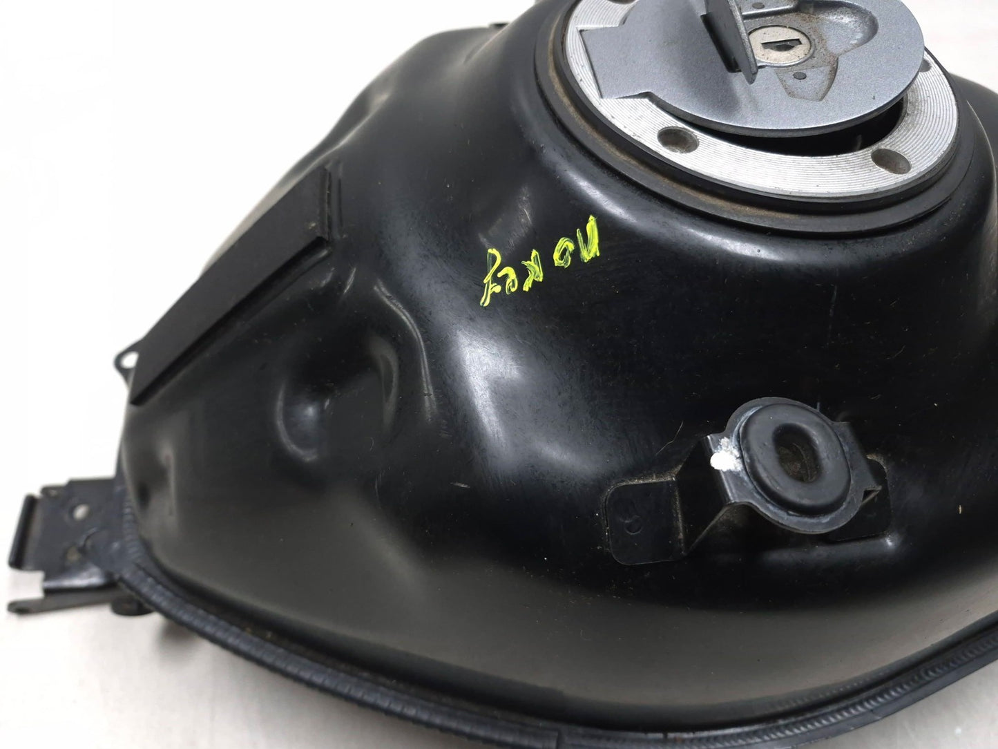 2015 Yamaha Yzfr3 Yzf-r3 Fuel Tank * No Key* OEM