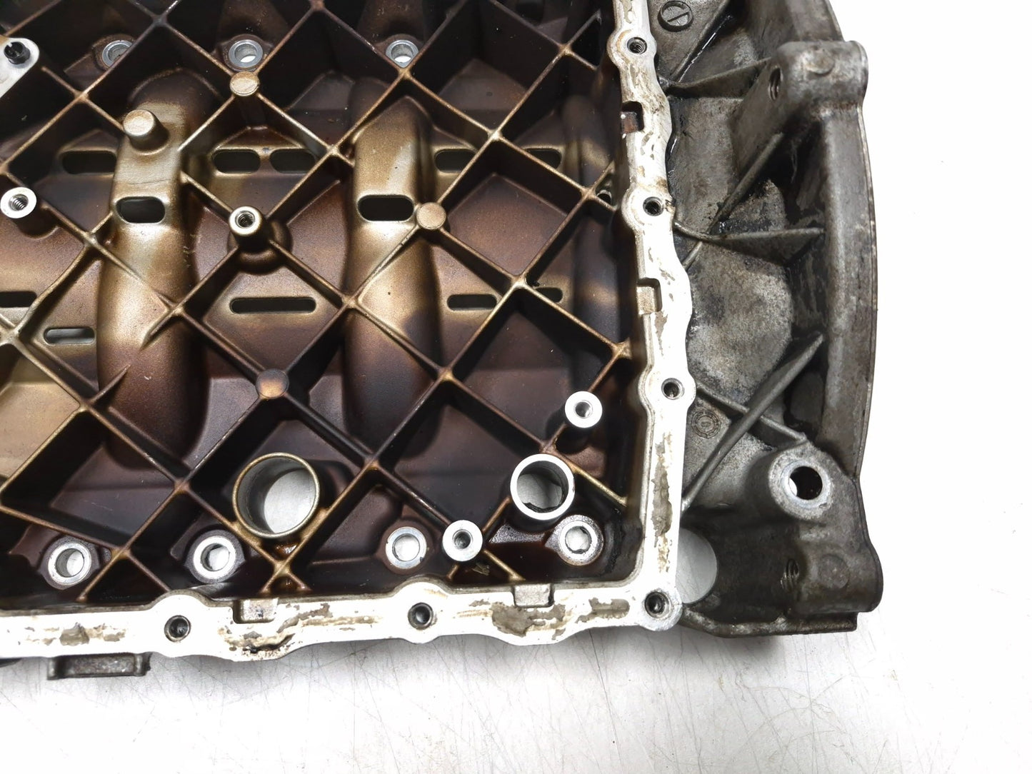 2011 Volkswagen Tiguan Engine Oil Pan Upper 2.0l OEM