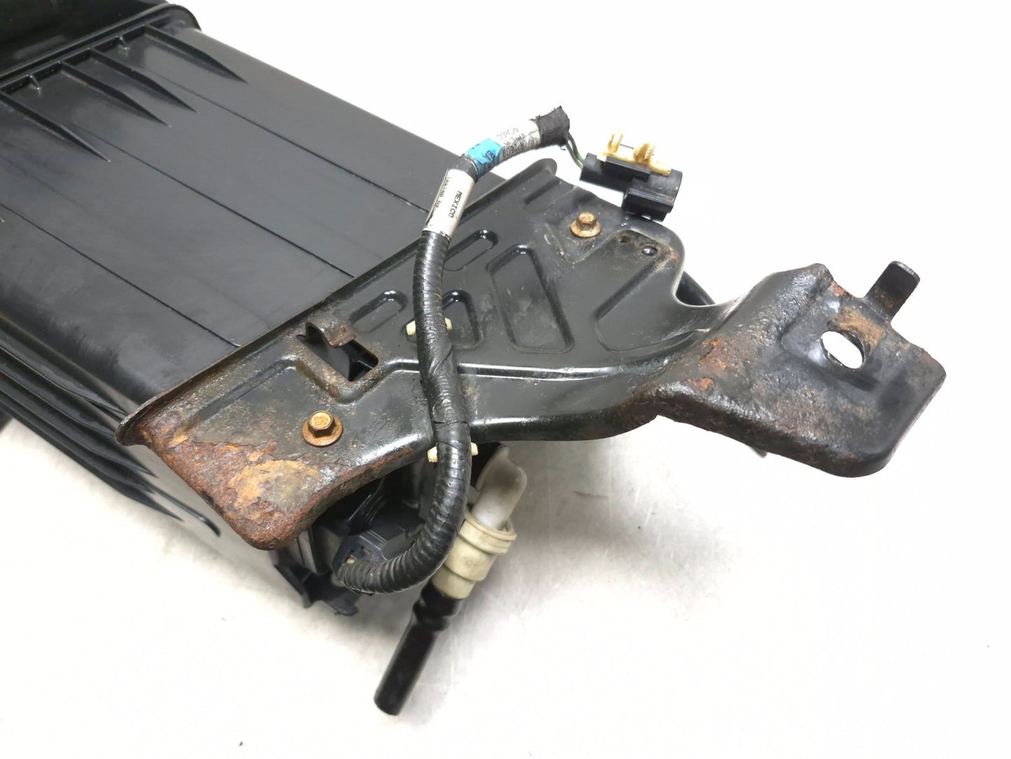 2008 Lincoln Navigator Fuel Vapor Canister OEM