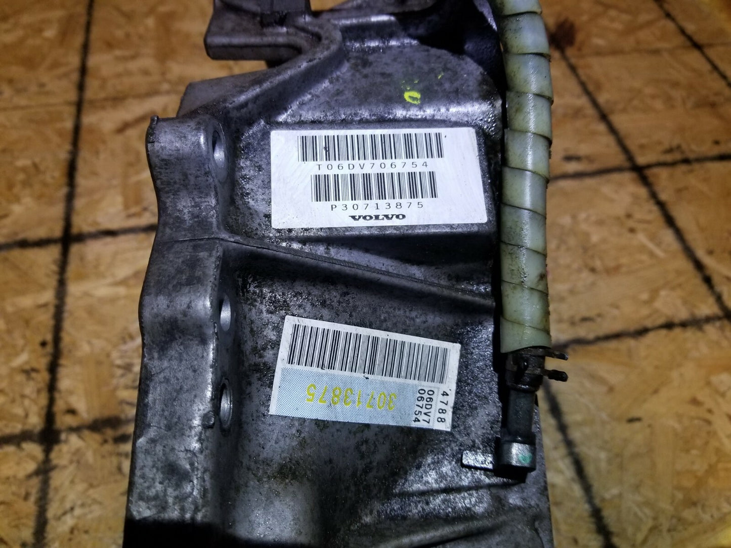 2007 Volvo S40 Automatic Transmission Bell Housing OEM