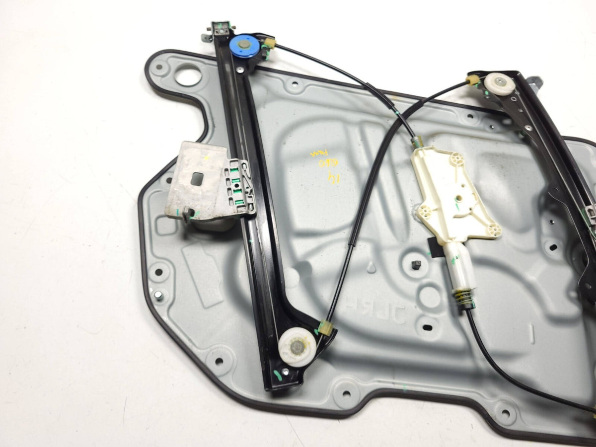 2014 2015 Infiniti Q60 Coupe Front Window Regulator Panel Passenger Right OEM