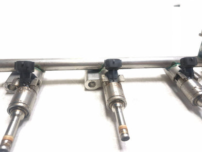 2015 Nissan Juke Fuel Rail W/ Injectors OEM