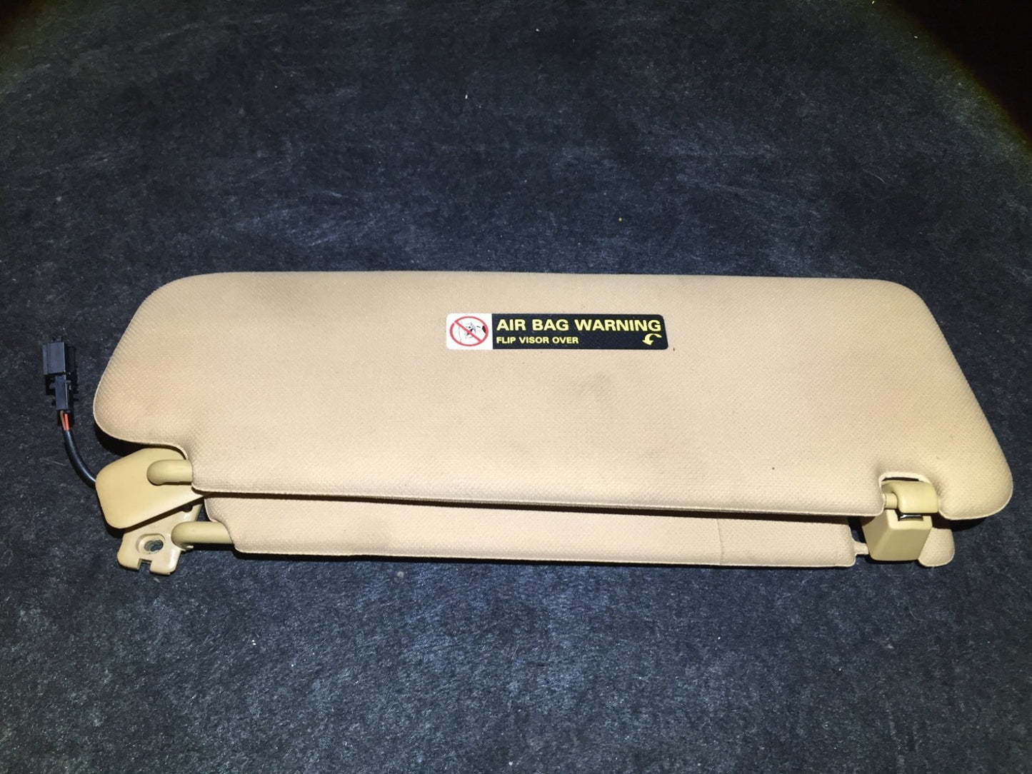 03 04 05 06 Porsche Cayenne Sun Visor Right Passenger Side OEM