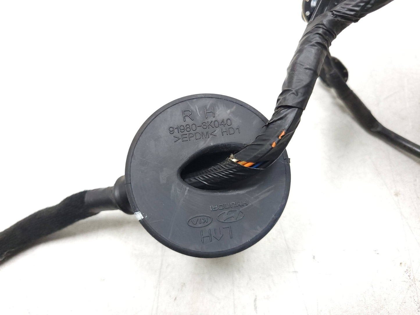 09-14 Hyundai Genesis Door Wire Harness Rear Passenger Side Right OEM Sedan
