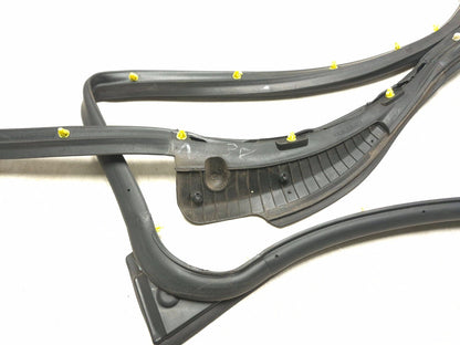 2017 Dodge Journey Front Door Weatherstrip Seal Passenger Side Right 4pcs OEM