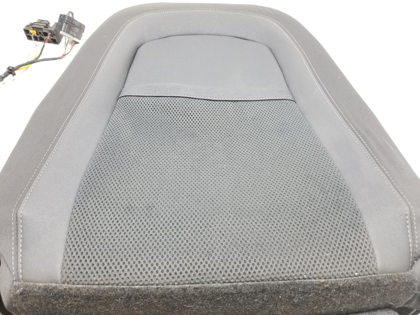 2003 - 2007 Volvo S40 Upper Seat Cushion Front Passenger Side Right OEM