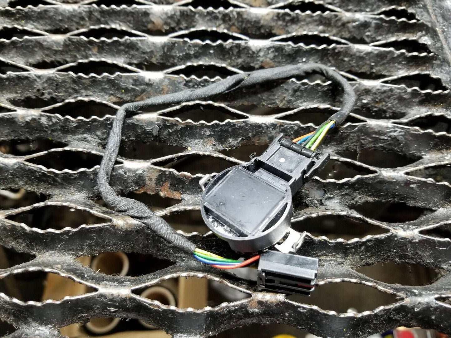 15 16 17 18 Chevrolet Impala Windshield Temperature Rain Sensor 39005090 OEM