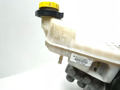 2010 Dodge Caliber Sxt Power Brake Booster W/ Master Cylinder OEM