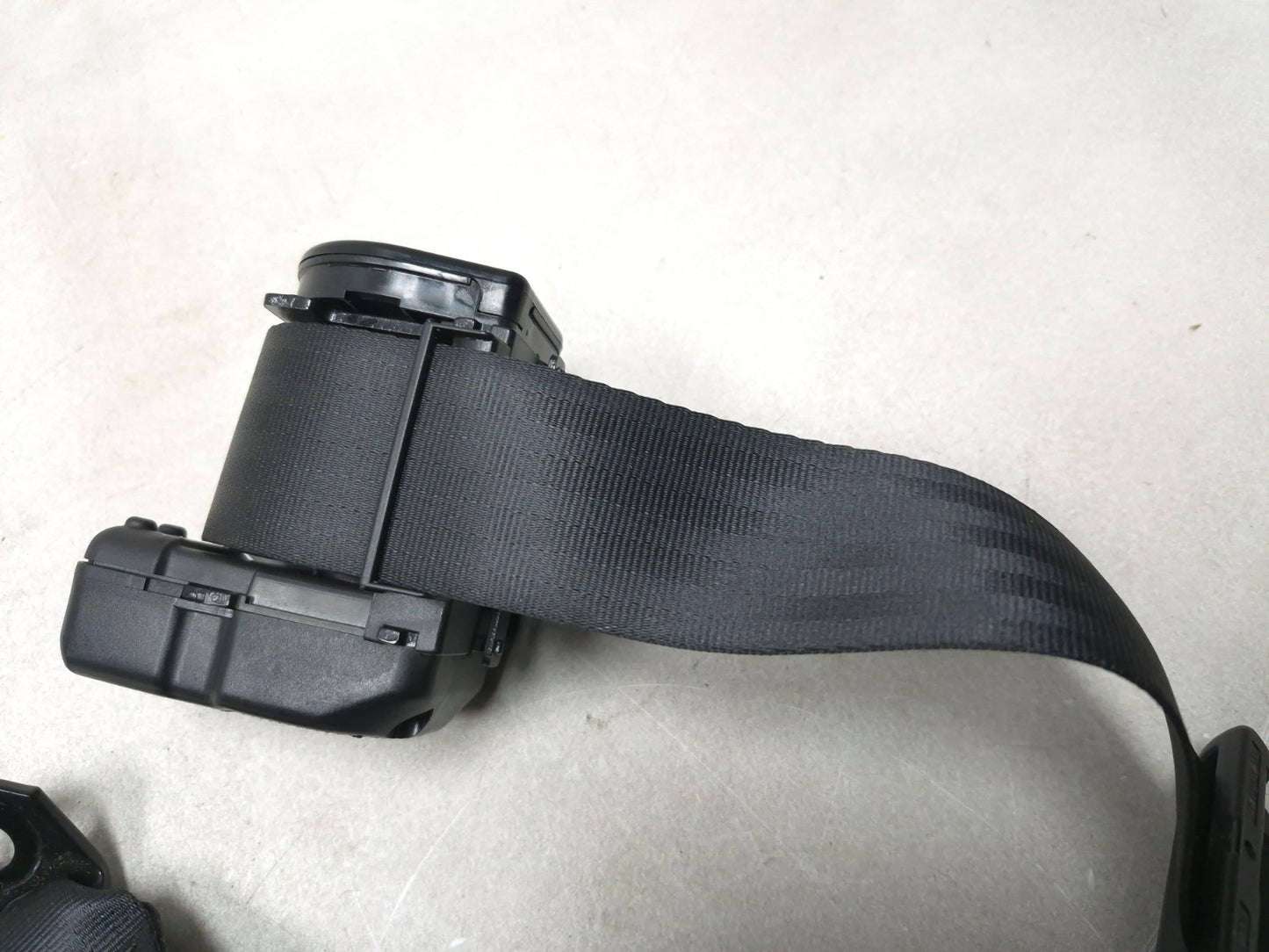 2007 Saab 9-5 Aero Rear Center Mid Seat Belt OEM