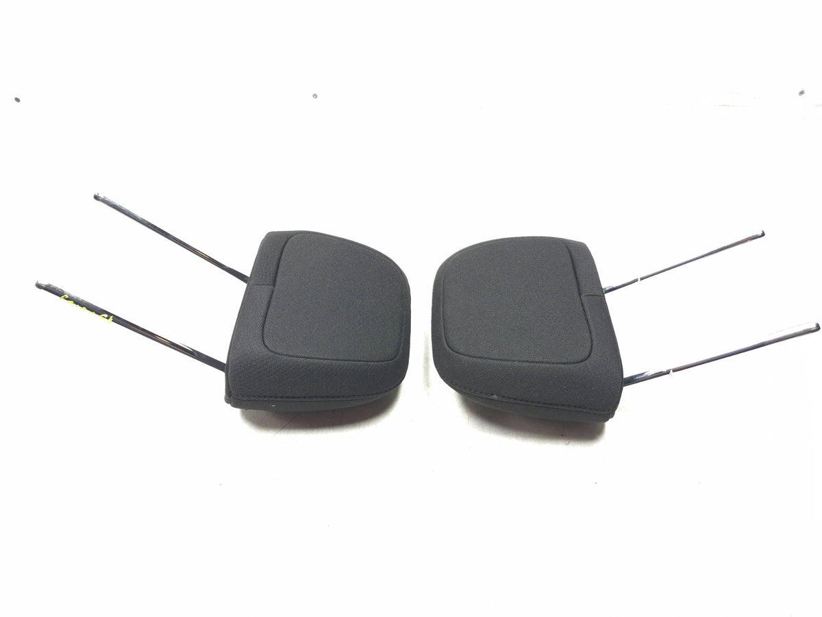 2015 Jeep Renegade Front Seat Headrest Left & Right OEM