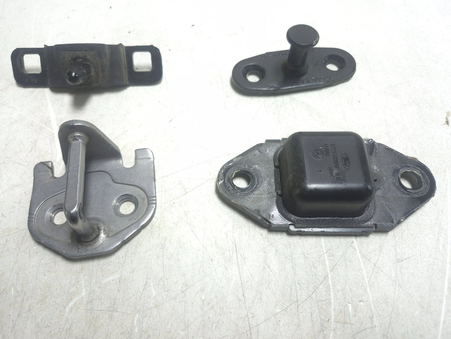2016 Ford Transit Connect Rear Sliding Door Ajar Striker Damper Passenger Rh OEM