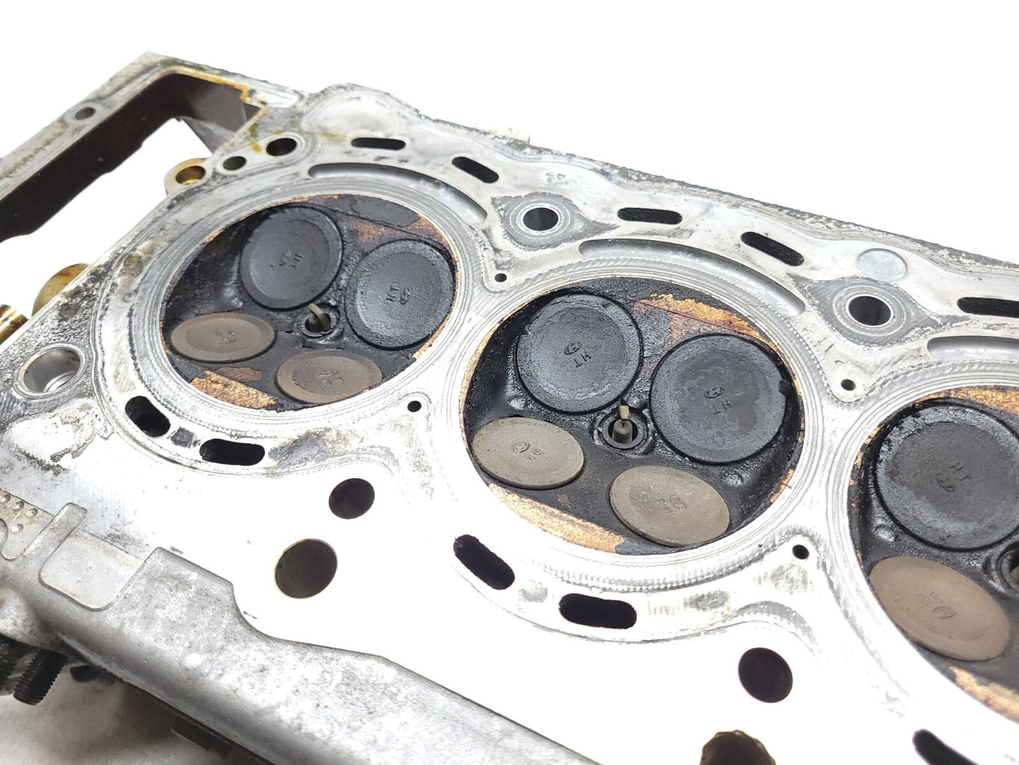 09-12 Hyundai Genesis Engine Cylinder Head Left & Right Pair OEM 4.6l