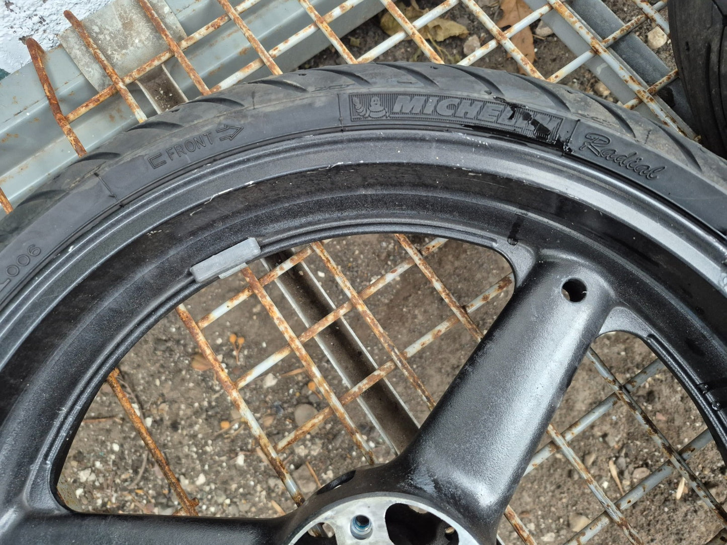 2001 Suzuki Gsx 750f Katana  Rear & Front Wheel W/ Tire Pair R 17 OEM