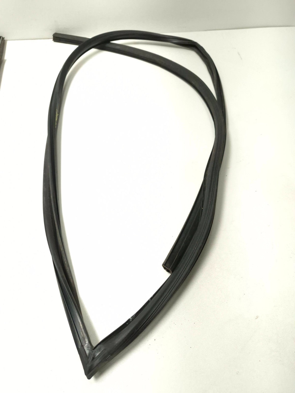 2007 Honda Fit Front Door Weatherstrip Seal Driver Side Left 4pcs OEM