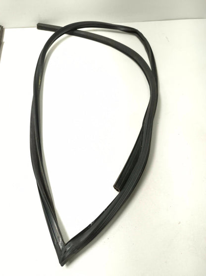 2007 Honda Fit Front Door Weatherstrip Seal Driver Side Left 4pcs OEM