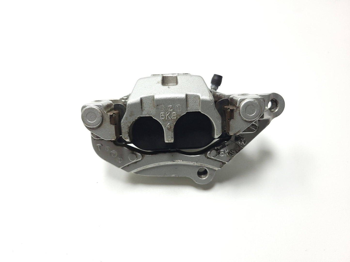 2007 Yamaha Xvs 1300 V-star Front Left & Right Caliper Bracket Pair OEM