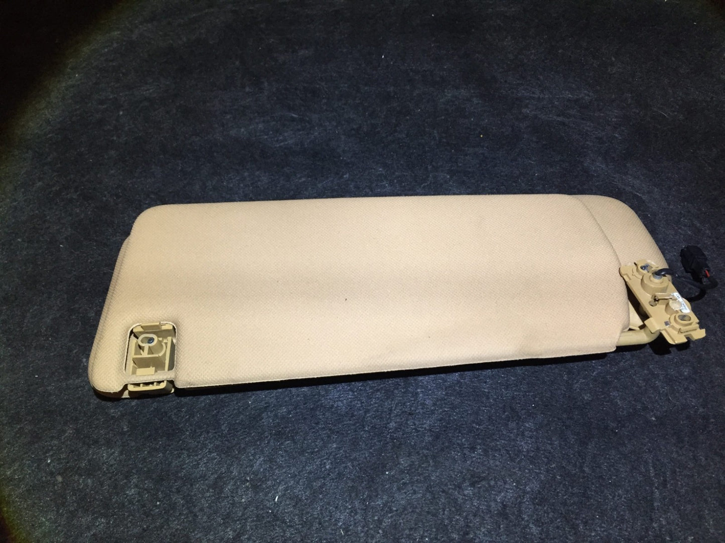 03 04 05 06 Porsche Cayenne Sun Visor Right Passenger Side OEM