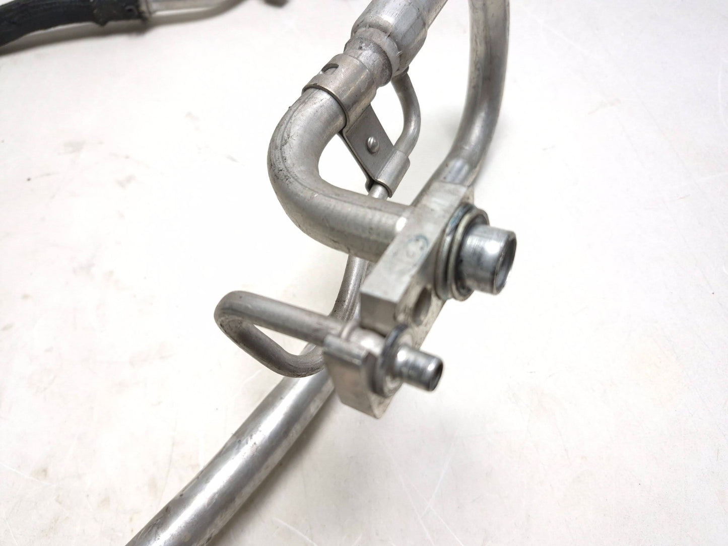 2020 Dodge Challenger A/c Air Conditioner Suction Hose Line Pair OEM
