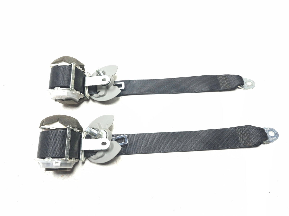 2017 Toyota Highlander 2rd Row Rear Seat Belt Retractor Lh & Rh OEM
