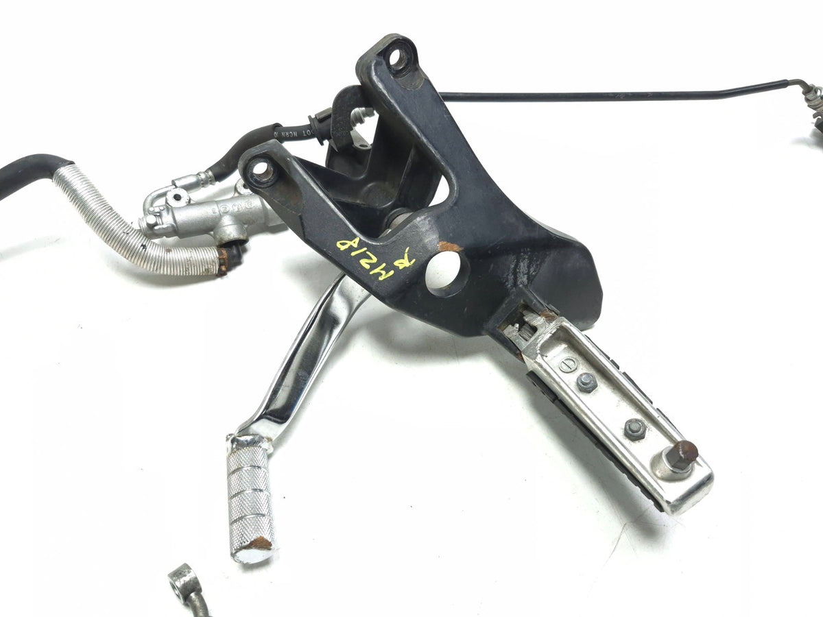 2009 Suzuki Boulevard M109r Vzr1800 Front Footrest W/gear Shifter Lever Left OEM