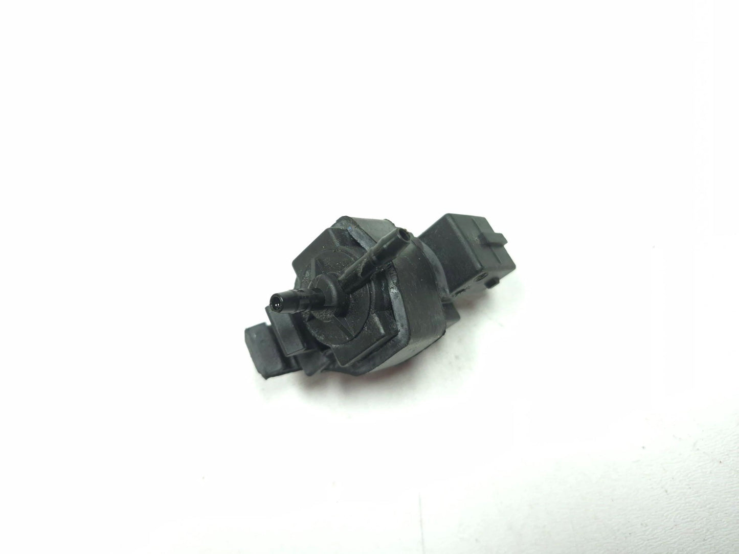2011 BMW 750li Vacuum Valve Control Solenoid Oem✅