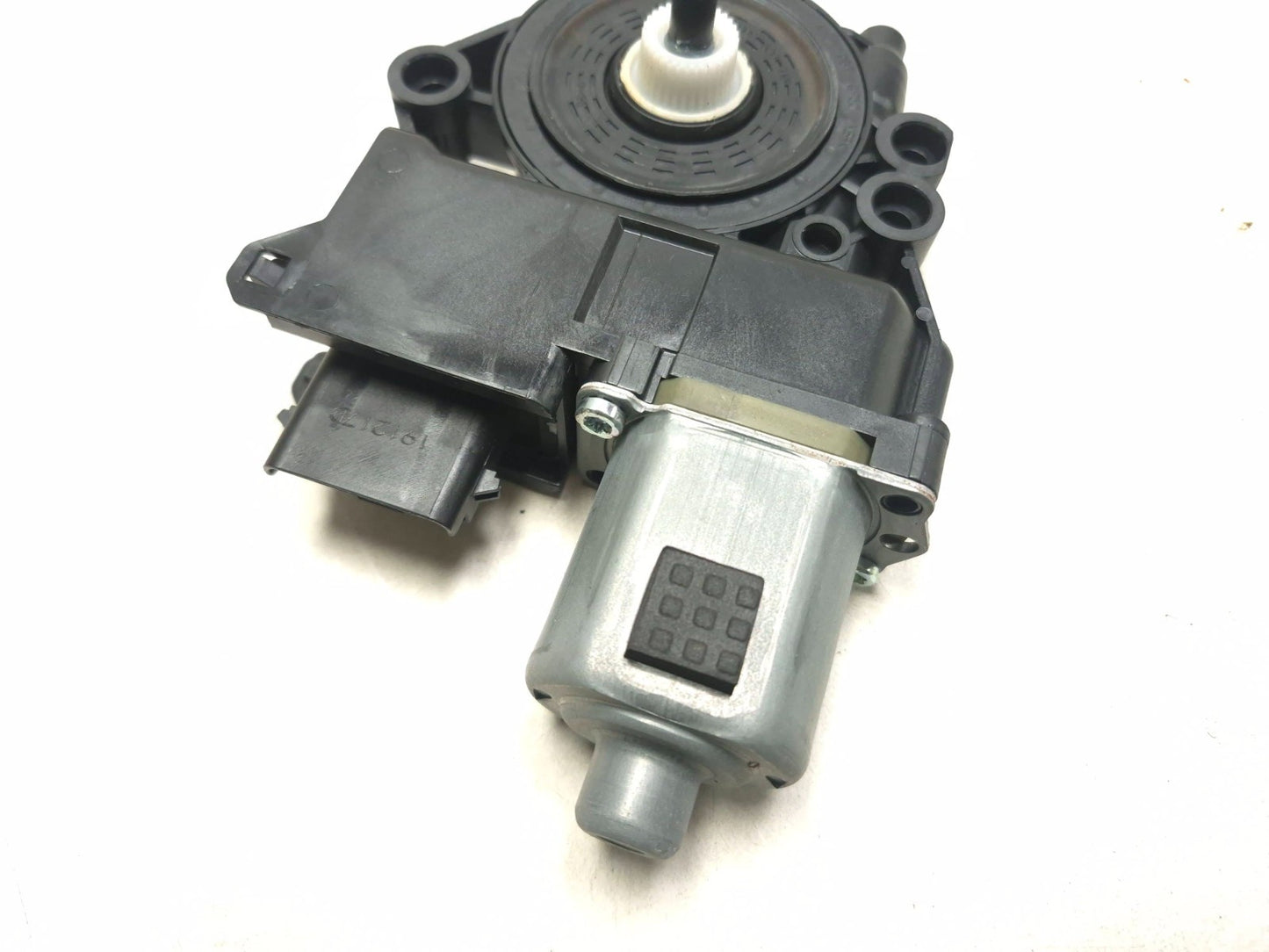 2018 Hyundai Sonata Front Door Window Motor Passenger Side Right OEM