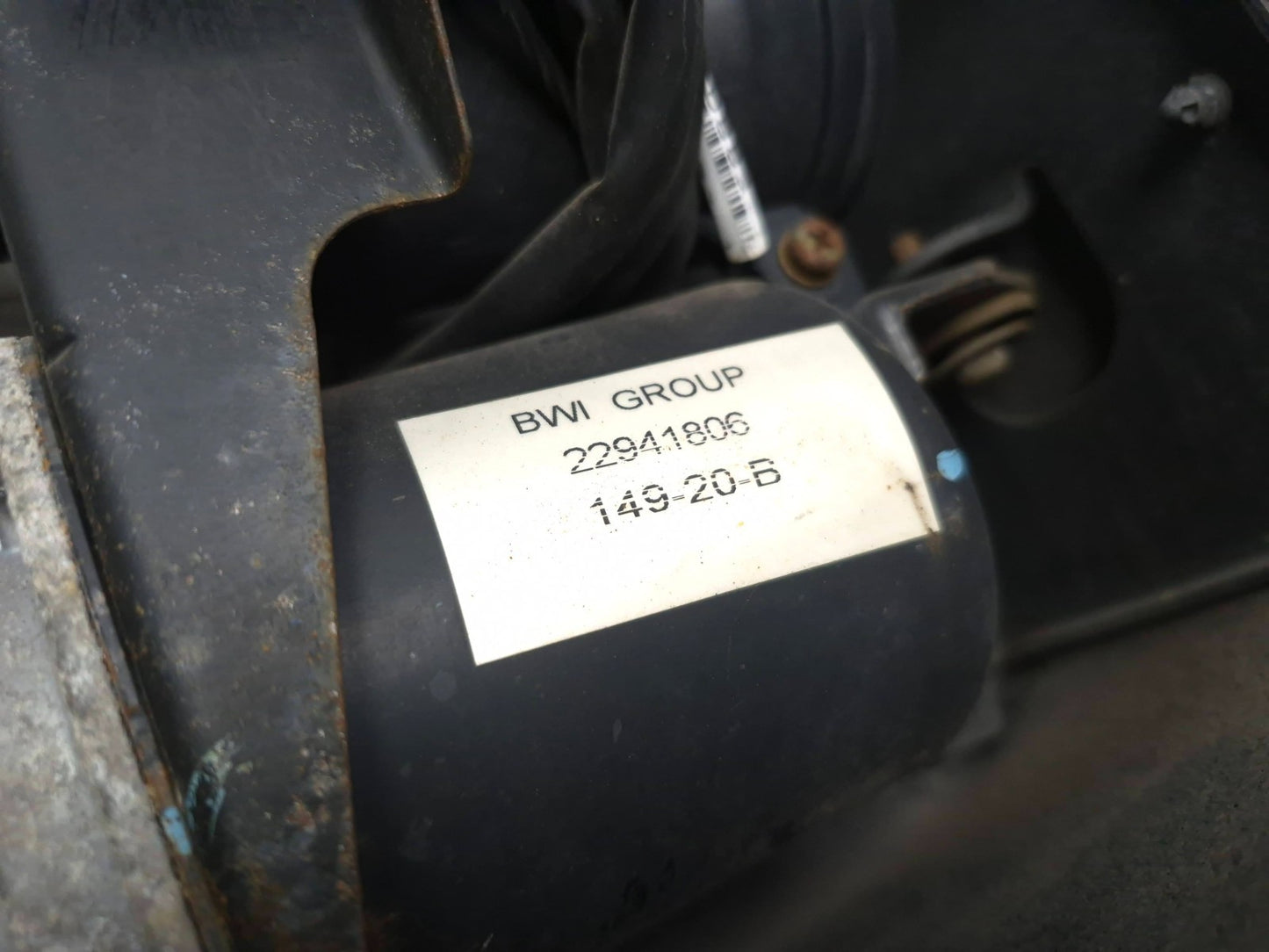 2013 Cadillac Escalade Esv Air Suspension Compressor Pump OEM