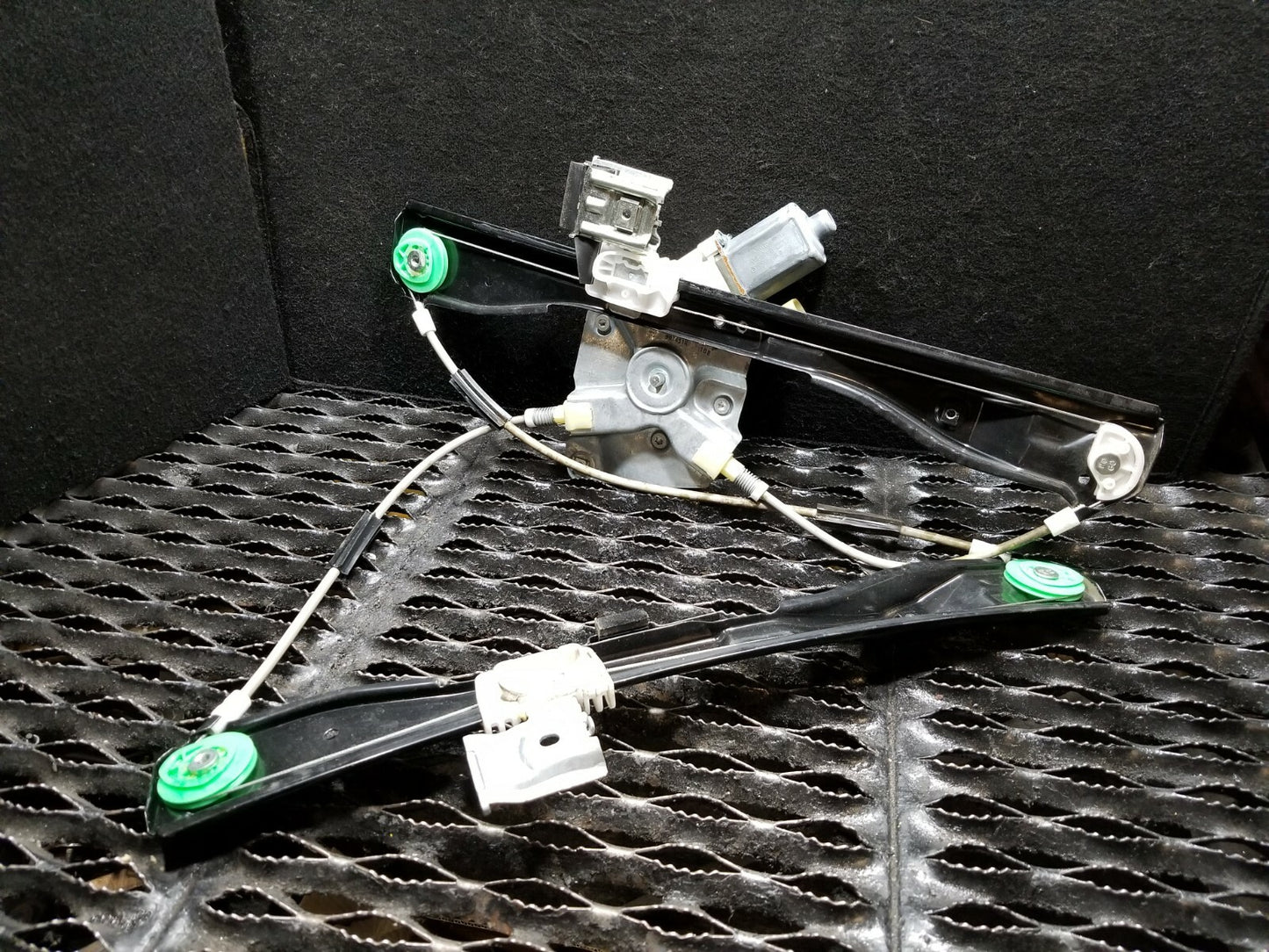 08 09 10 11 12 Chevy Malibu Front Right Pass Door Window Regulator W/ Motor OEM