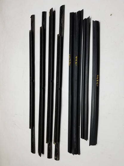 2012 Jeep Grand Cherokee Door Glass Belt Seal Molding Set OEM
