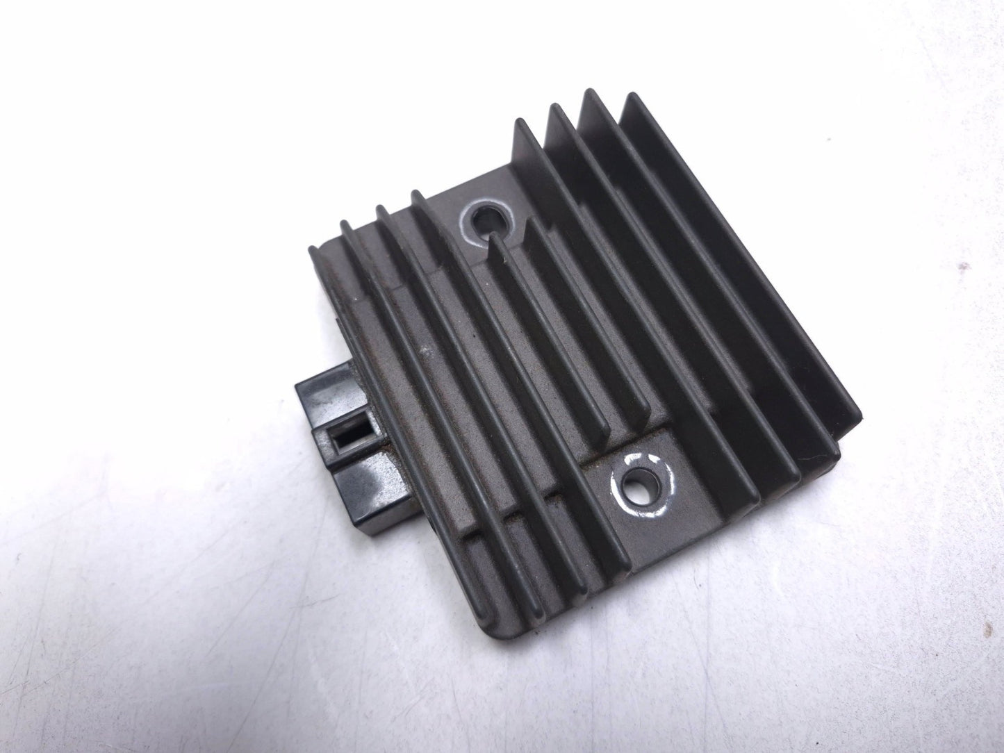 2016 Yamaha Yzf R3 Voltage Regulator Rectifier & Cover Pair OEM