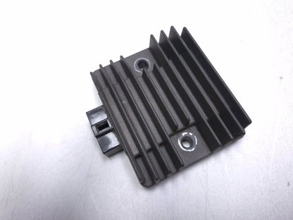 2016 Yamaha Yzf R3 Voltage Regulator Rectifier & Cover Pair OEM