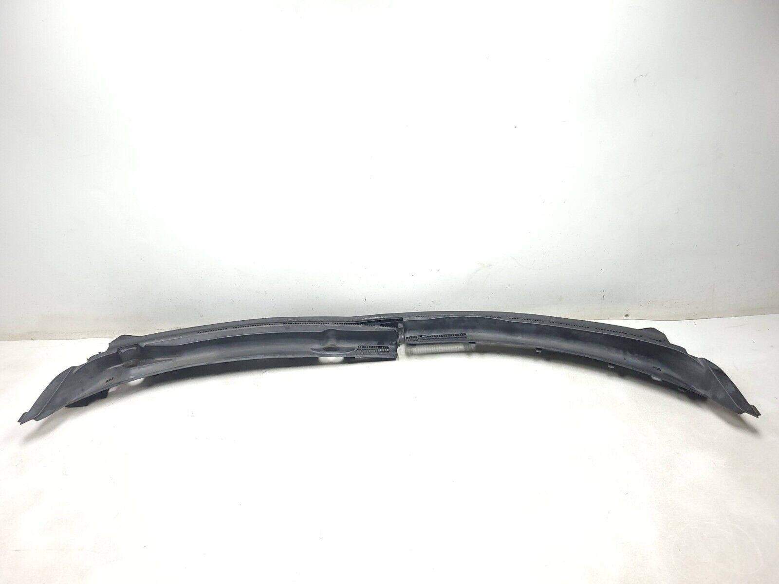 パンジー画面！ 2007 - 2013 Mitsubishi Outlander Windshield Wiper Cowl Panel