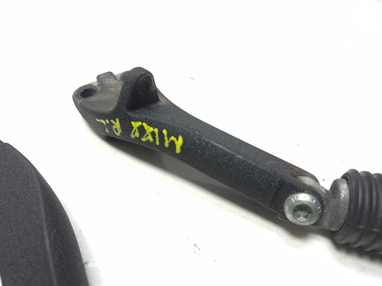 2008 Harley-davidson Dyna Fat Bob Fxdf Rear Foot Peg & Mount Bracket Lh & Rh OEM