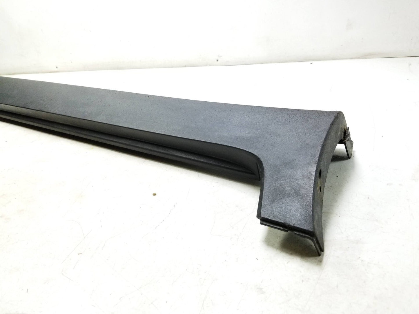 2011 - 2013 Kia Sportage Rocker Panel Skirt Molding Driver Side Left  OEM
