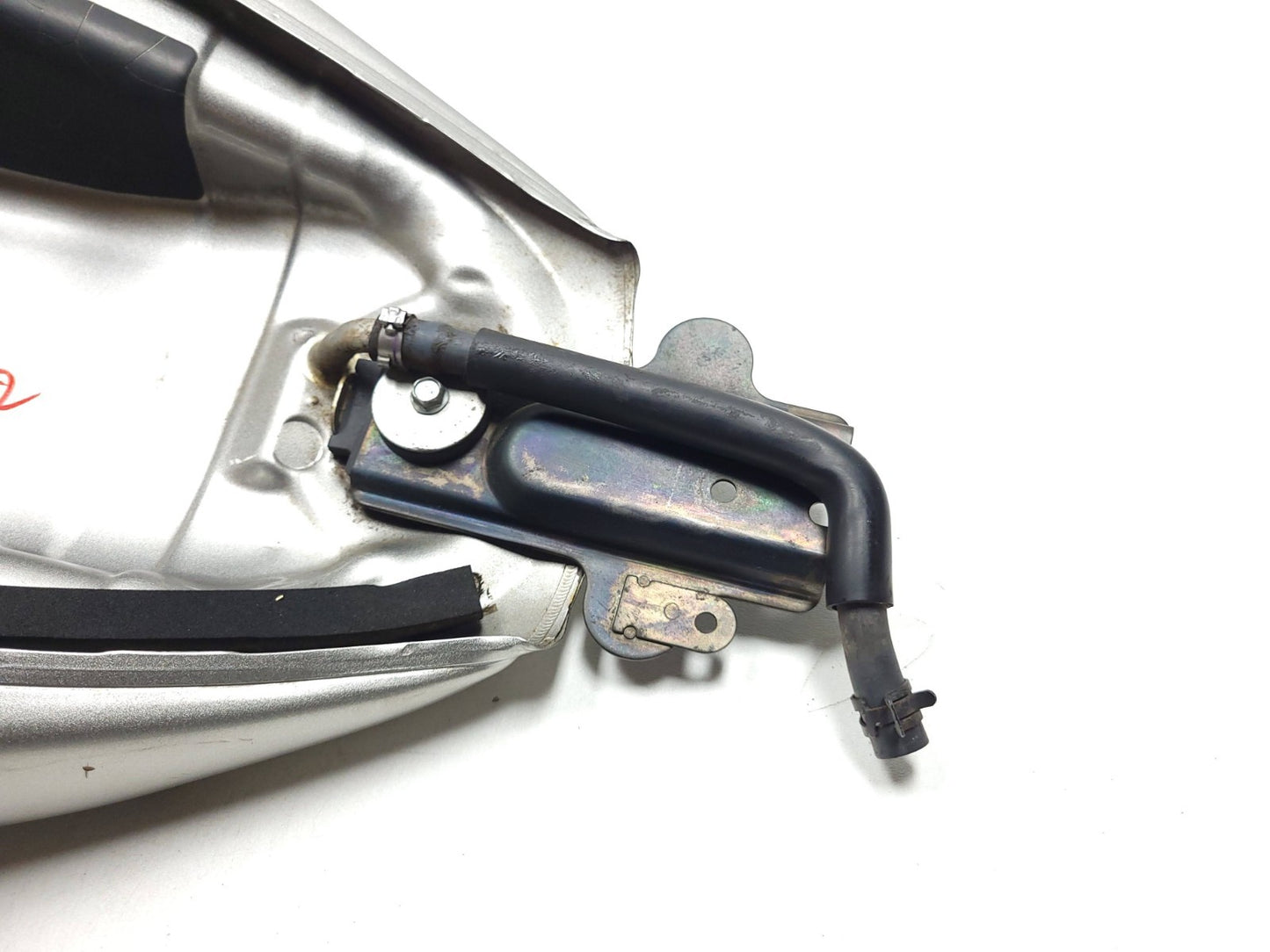 2007 Yamaha Xvs 1300 V-star Fuel Tank Has Damage OEM