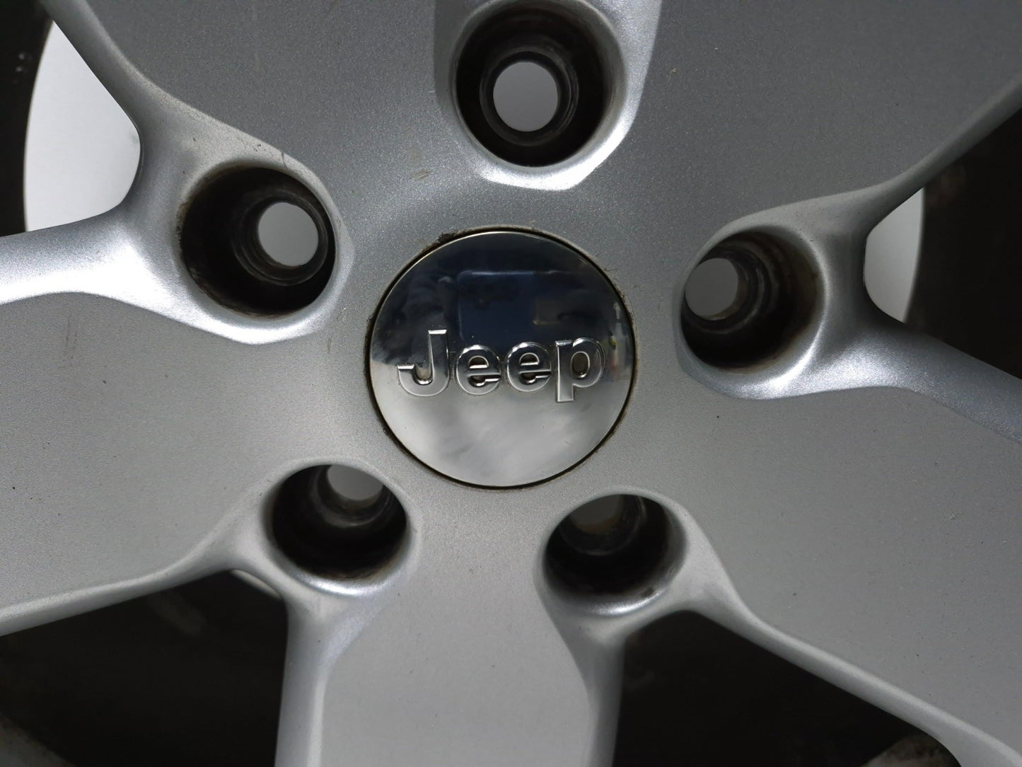 2012 Jeep Grand Cherokee Wheel Rim 18"x8 OEM
