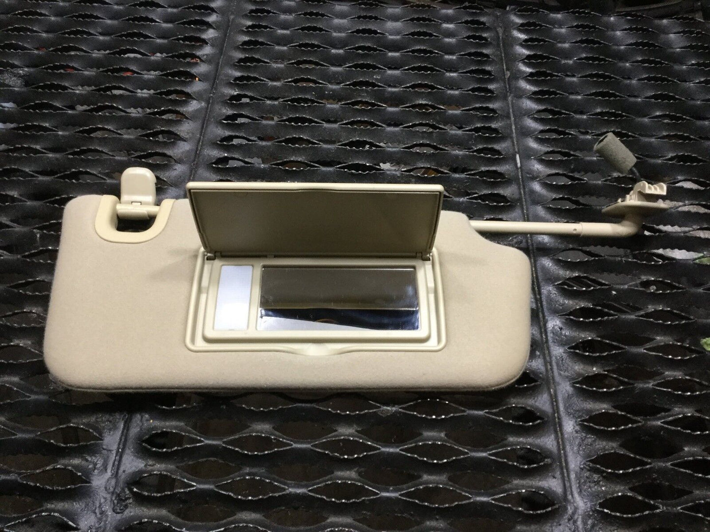 05 06 07 08 Audi A4 B7 Sun Visor Sunvisor Right Passenger Side OEM