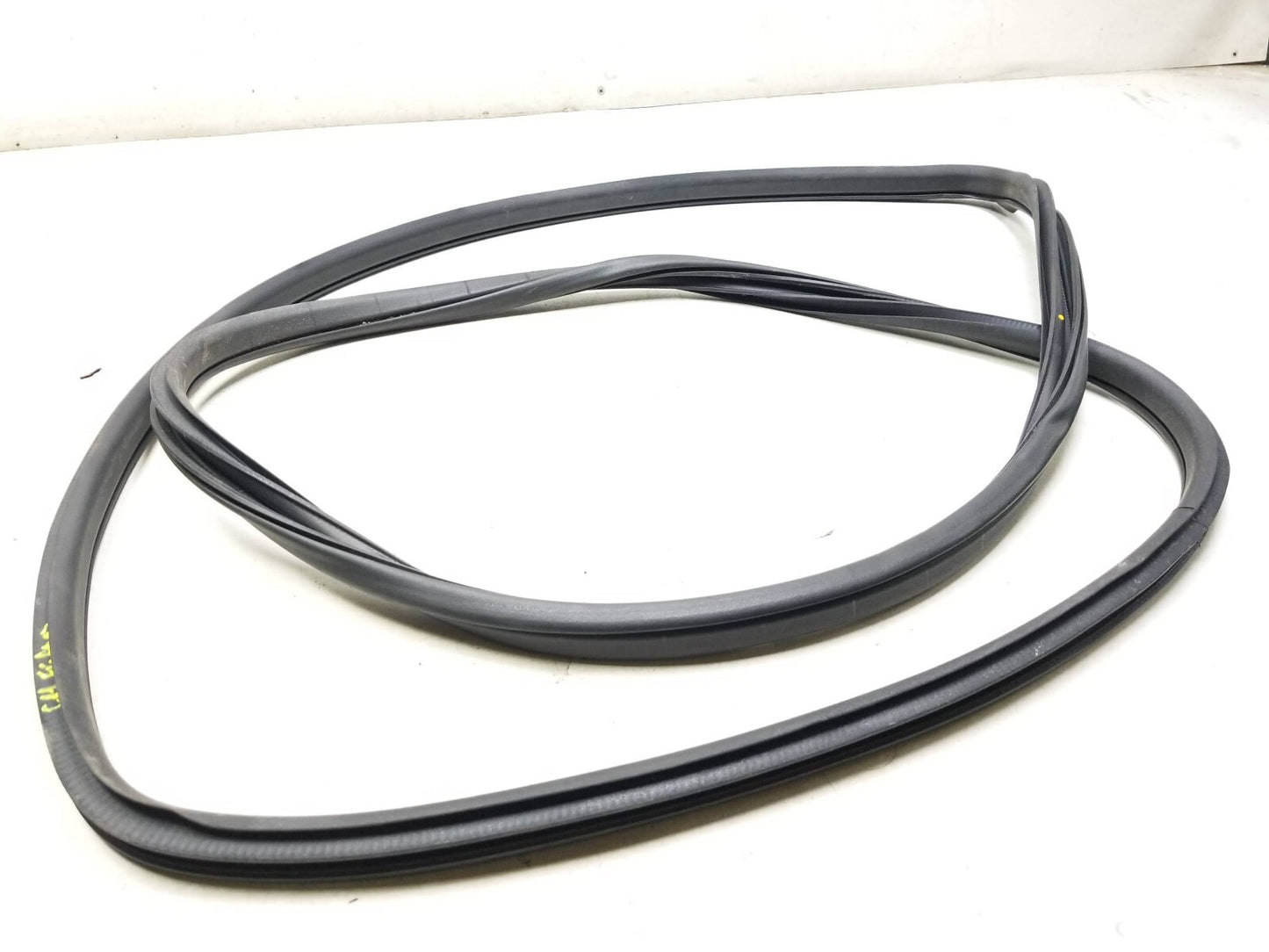 2008 - 2015 Nissan Rogue Front Door Weatherstrip Seal Passenger Side Rh 2pcs OEM