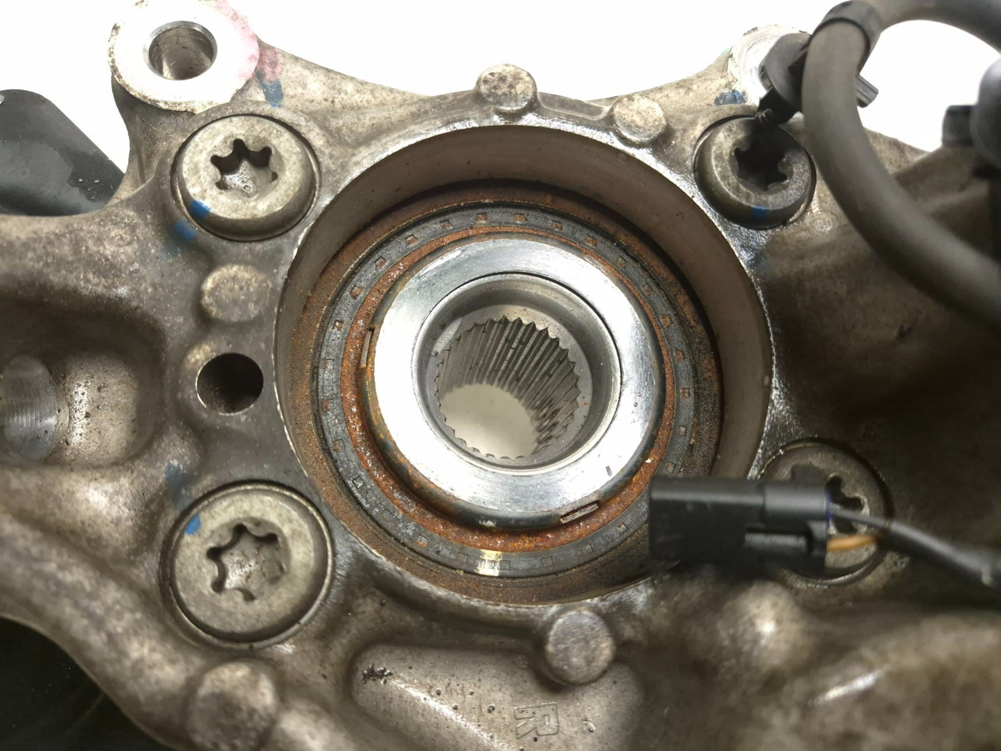 2018 Hyundai Sonata Front Spindle Knuckle Wheel Hub Passenger Side Right OEM