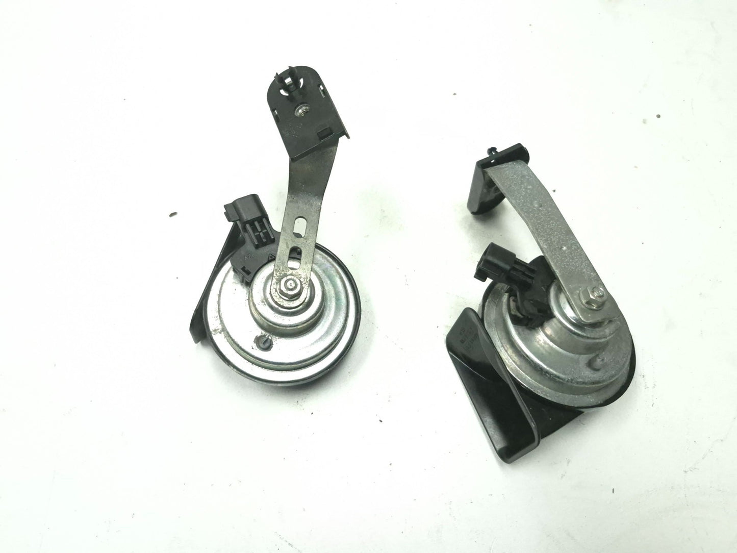 2013 Volvo S60 T5 Horn Signal Pair OEM
