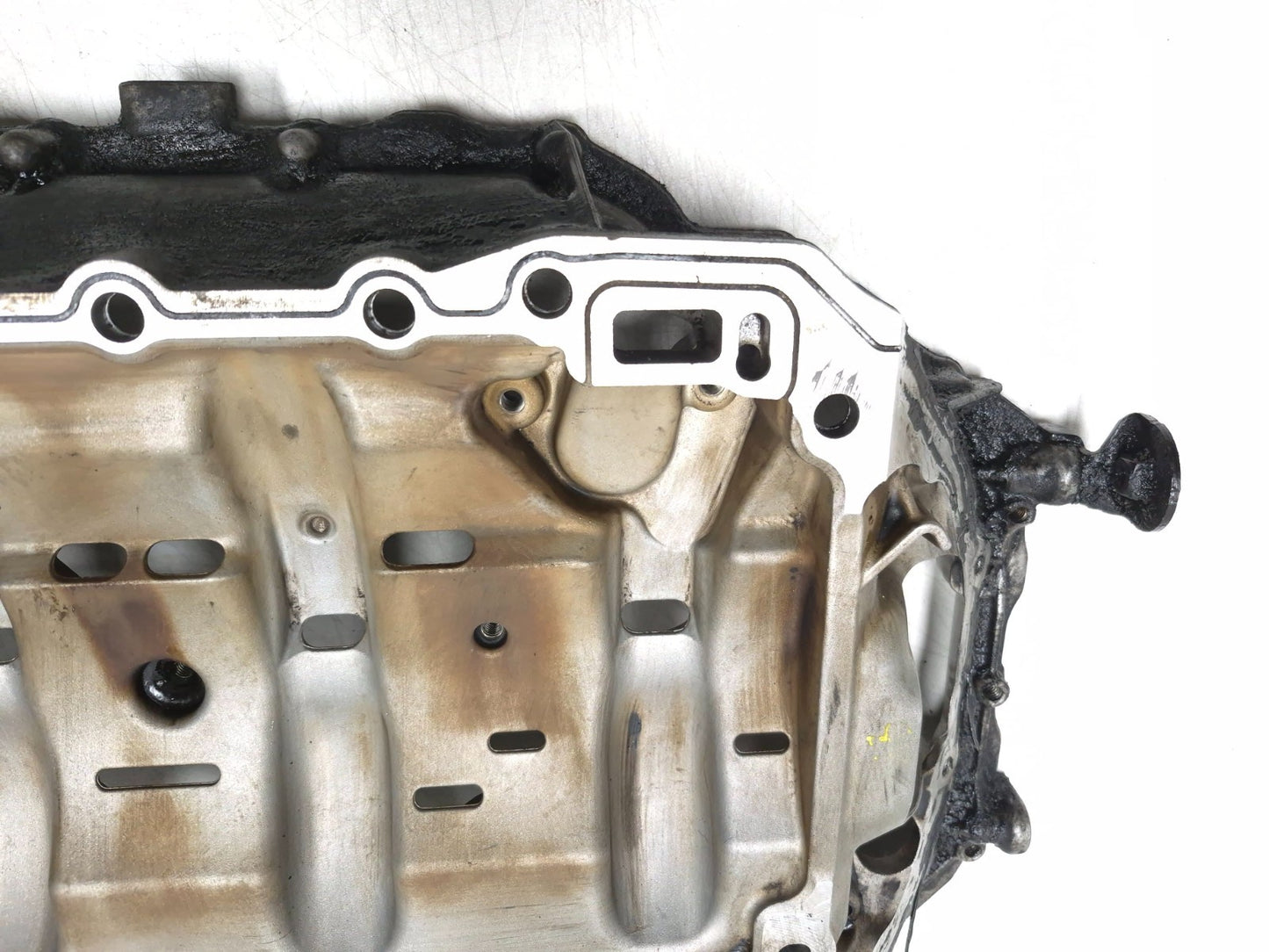 2011 Volkswagen Tiguan Engine Oil Pan Upper 2.0l OEM