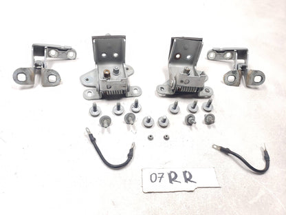 2007 Range Rover Tailgate Liftgate Trunk Hinge Lower & Upper Set OEM
