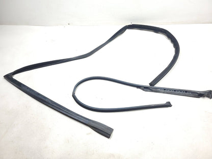 2007 Range Rover Front Door Molding & Weatherstrip Seal Driver Side Left Set OEM