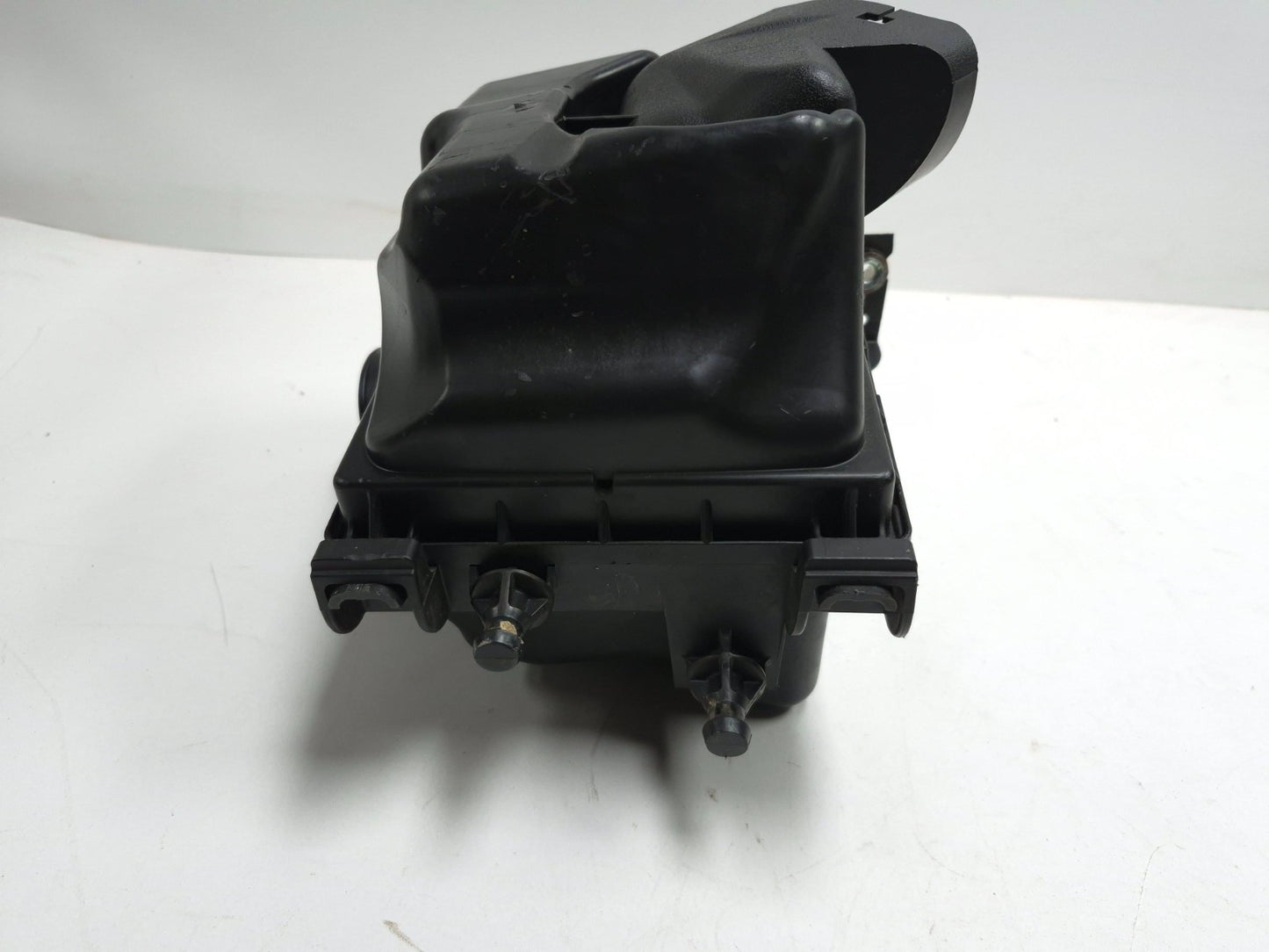 2015 Nissan Juke Air Filter Housing Box OEM