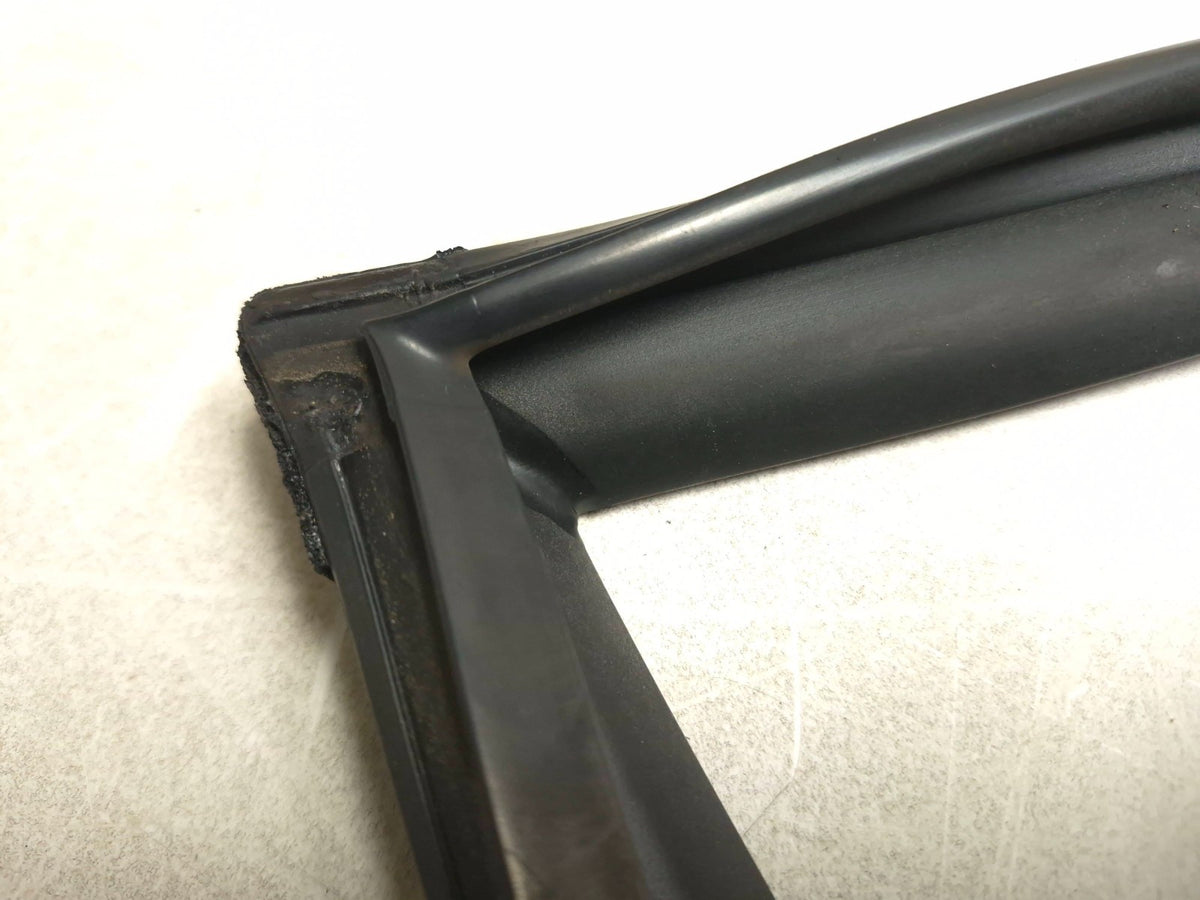 2018 Hyundai Sonata Front Door Weatherstrip Seal Passenger Side Right 3pcs OEM