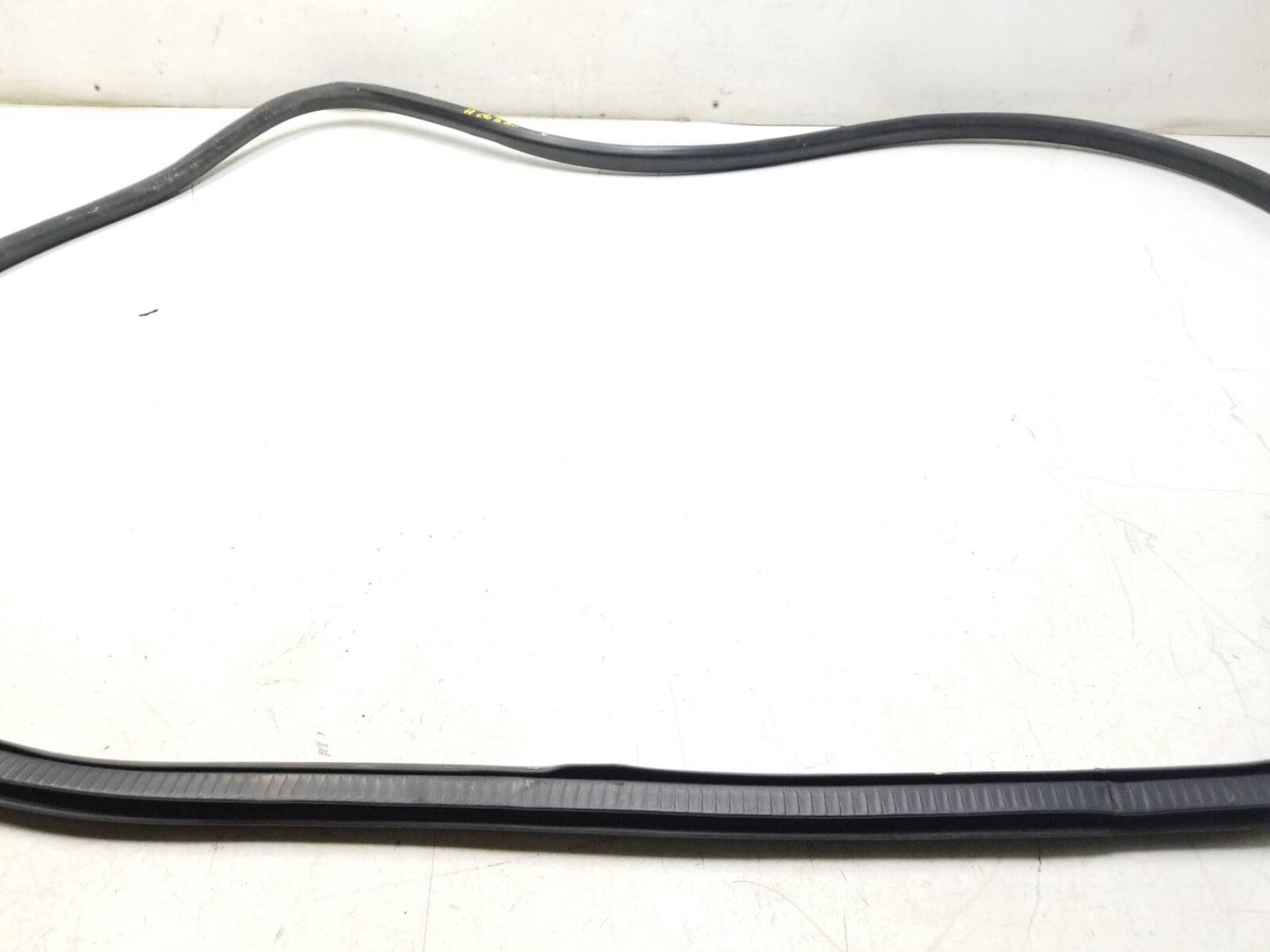 2010 - 2016 Cadillac SRX Door Weatherstrip Front Passenger Side Right OEM